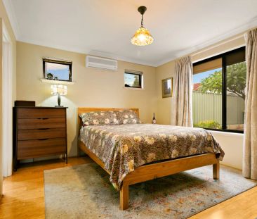 Modern Coastal Comfort in a Convenient Location - Photo 4