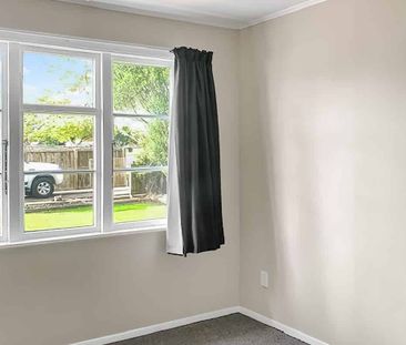 SHANNON - 3 BEDROOMS - Photo 4