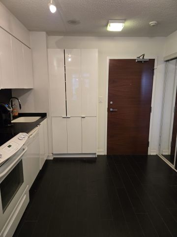 For Lease - 15 Iceboat Terrace Unit# 2011, Toronto, Ontario - Photo 4