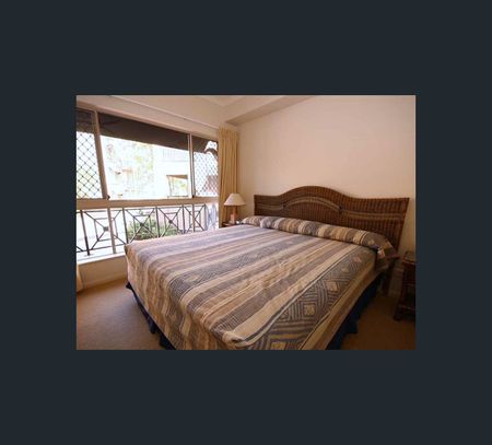 1705/2-10 Greenslopes Street, Cairns North, Qld 4870 - Photo 4