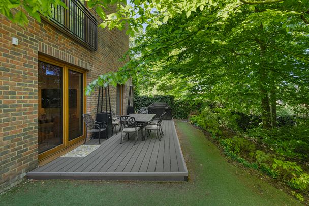 A Contemporary and Expansive Duplex in Hampstead Garden Suburb - Photo 1