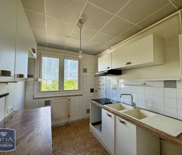 Location Appartement 4 pièces 80m² MARSEILLE 9ème - Photo 4