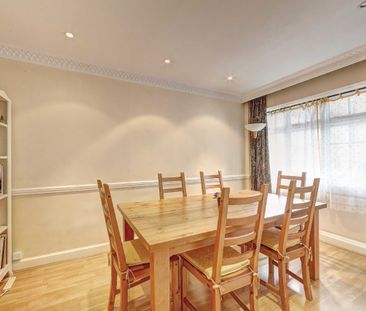 Pine Grove, Wimbledon, SW19, London - Photo 2