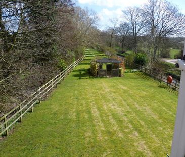 2 bedroom Flat To Let - Photo 3