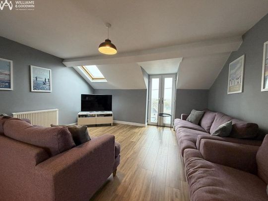 4 bedroom end of terrace house to rent - Photo 1
