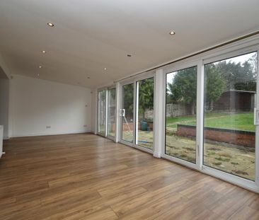 3 bedroom detached bungalow to rent - Photo 5