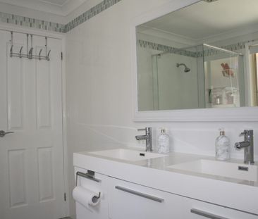 Light & Airy - Photo 3