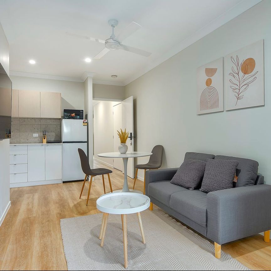 BRAND NEW FULLY FURNISHED, DESIGNER STUDIO APARTMENTS – BILLS INCLUDED! - Photo 1