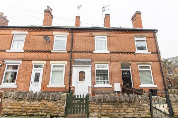 3 bedroom Terraced House to rent - Photo 1