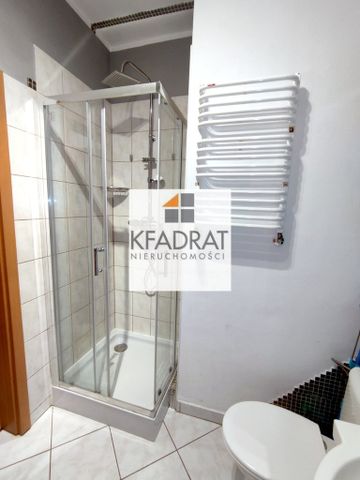 Przestronna kawalerka, osobna kuchnia - Zdjęcie 4