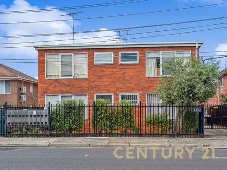 Cozy One-Bedroom Apartment in Brunswick West - Photo 2