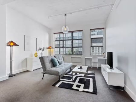 Living With Style - Photo 5