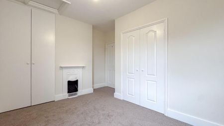 2 bedroom end of terrace house to rent - Photo 2