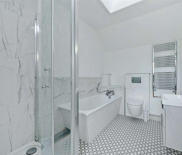 Newly refurbished two bedroom home with stunning countryside views - Photo 6