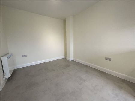 Frimley High Street, Frimley, Camberley, Surrey, GU16 - Photo 5