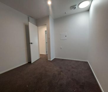 Modern Family Home - Photo 3