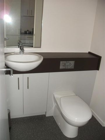 TOP FLOOR STUDIO APARTMENT: VIEWS FOR MILES - Photo 4