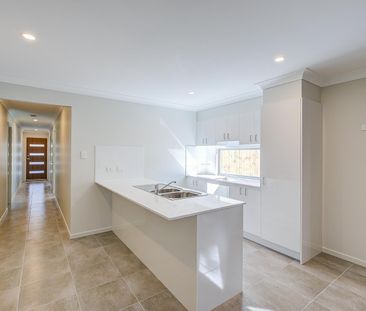 1 7/Brooklyn Close, Park Ridge QLD 4125 - House For Rent | Domain - Photo 3