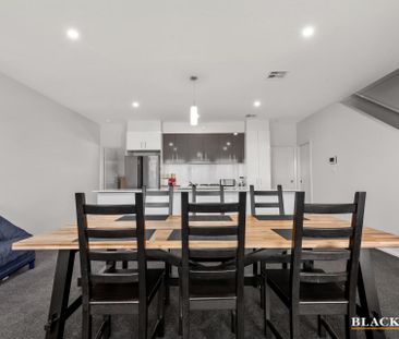 32 Chanter Terrace, Coombs ACT 2611 - Townhouse For Rent | Domain - Photo 6