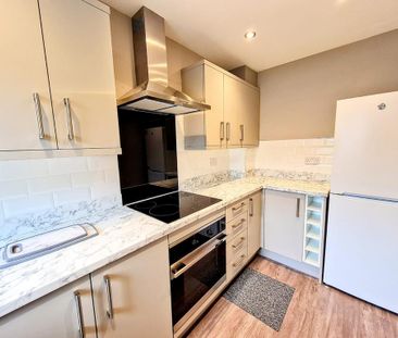 2 bedroom terraced house to rent - Photo 2