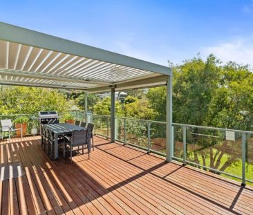 Delightful Family Home Enjoying Filtered Ocean Views - Lawn Care In... - Photo 5