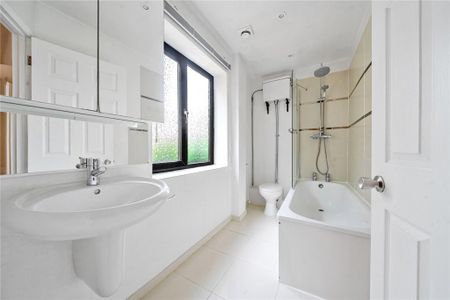 3 bedroom semi-detached house to rent - Photo 2