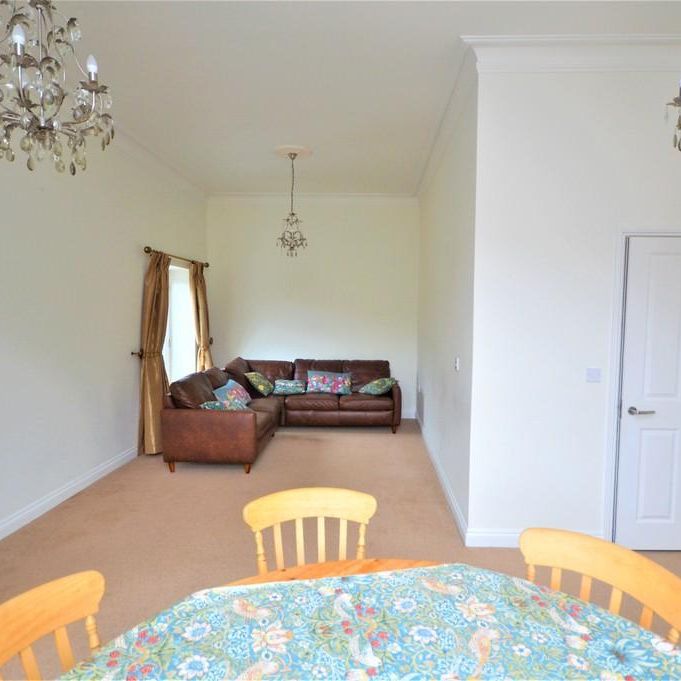 3 bedroom flat to rent - Photo 1