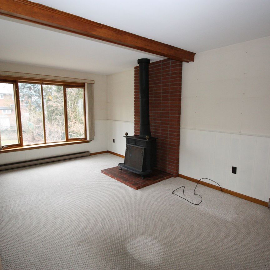 For Lease - 123 Ashbourne Drive, Toronto, Ontario - Photo 1