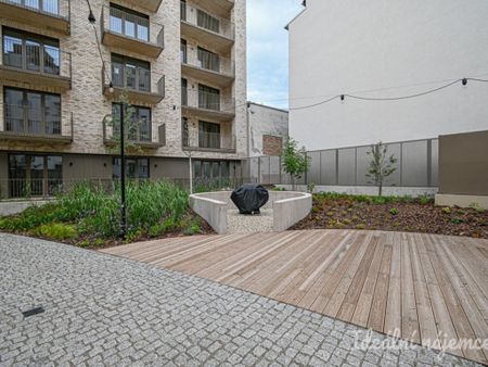 Pronájem bytu 1+kk 34 m2 - Photo 2