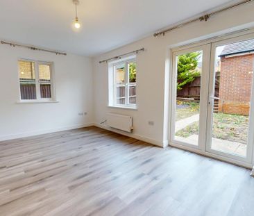 4 bedroom semi-detached house to rent - Photo 1