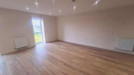 3 Waterhouse Way Hampton Gardens, Peterborough - Photo 2