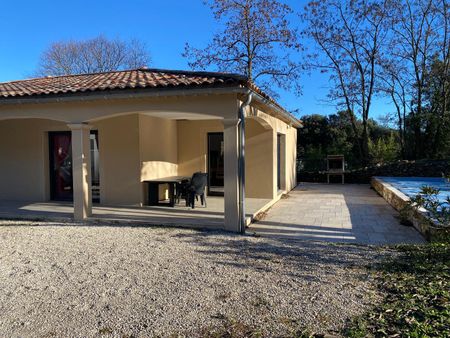 Location Maison 4 pièces 105m² GRAVIERES 07140 - Photo 3