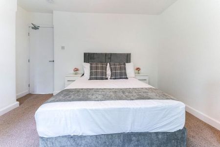 2 bedroom terraced house to rent - Photo 4