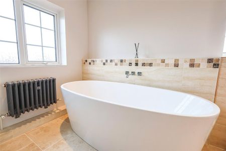 3 bedroom semi-detached house to rent - Photo 5