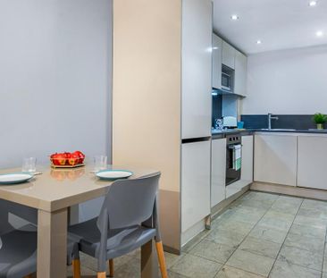 2 bedroom flat to rent - Photo 2