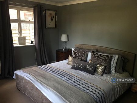 4 bedroom bungalow to rent - Photo 5