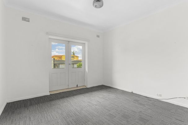 Conveniently Located - *Access via 45 Renwick St Carpark* - Photo 1