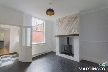 2 bedroom end of terrace house to rent - Photo 2