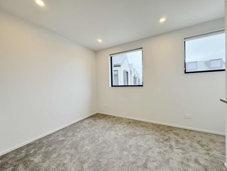 Brand-New Townhouse – Modern Style and Smart Design - Photo 2