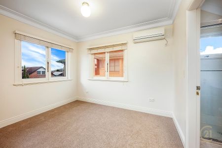 Immaculate Two Level Family Home - Photo 4