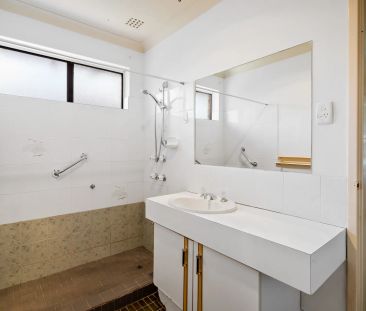 Family-Friendly Living In a Coastal Setting. - Photo 6