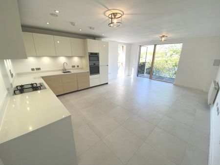 Price £2,400 pcm - Available Now - Unfurnished - Photo 5