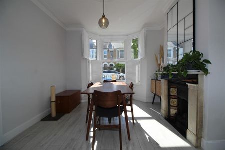 4 bedroom terraced house to rent - Photo 4