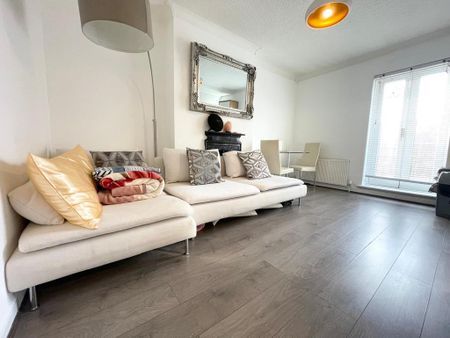 3 bedroom terraced house to rent - Photo 4