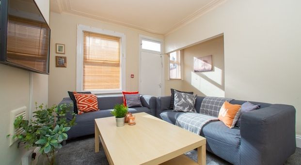 81 Headingley Avenue, Headingley, Leeds, LS6 3ER - Photo 1