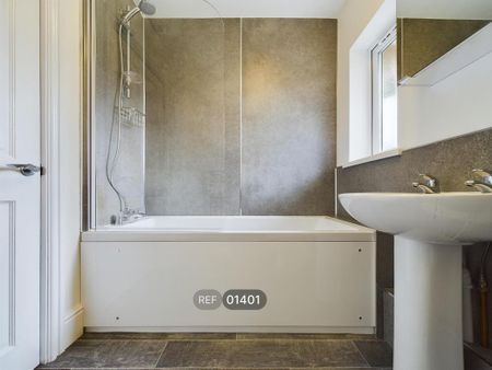 3 bedroom terraced house to rent - Photo 5