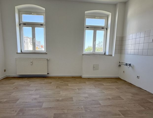 2 Raum • alles NEU • moderner Grundriss • Dachgeschoss • ruhige Lage • Stellplätze • mal anschauen ? - Photo 1