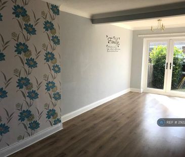4 bedroom semi-detached house to rent - Photo 1