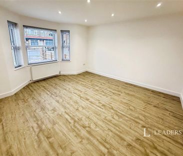 3 bedroom detached house to rent - Photo 4