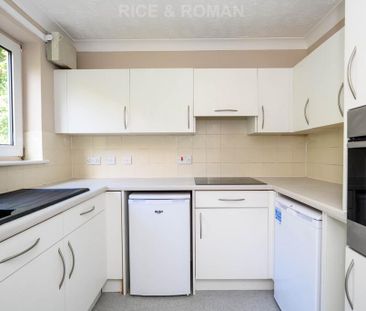 1 bedroom retirement property to rent - Photo 3